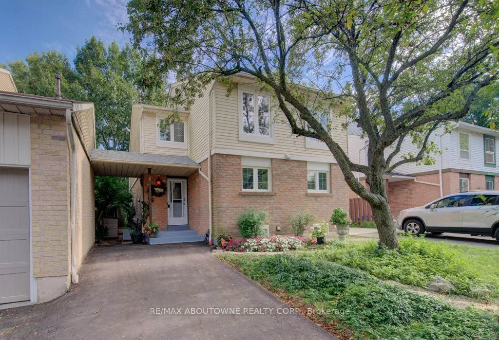 1012 ELIZABETH Place