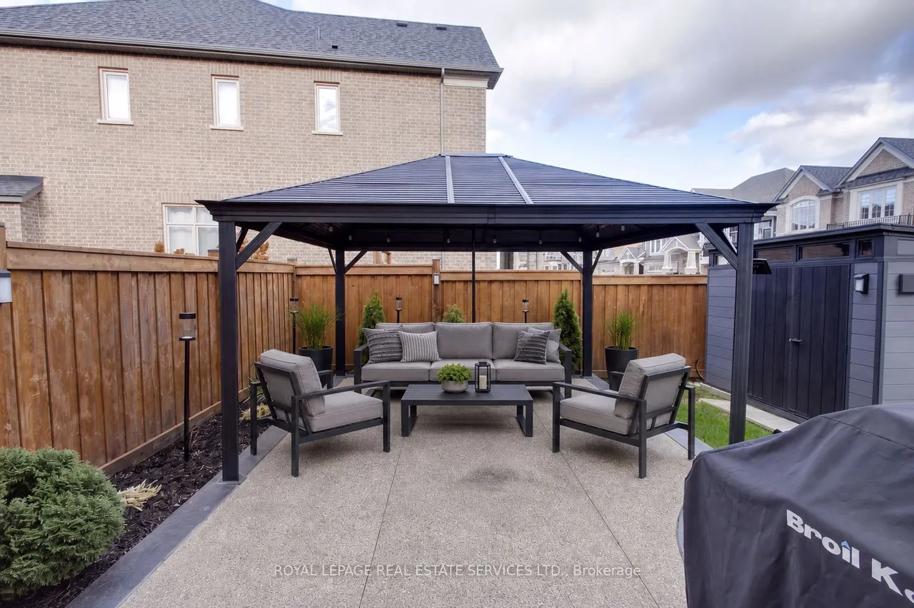 135 Zachary Crescent — photo 36