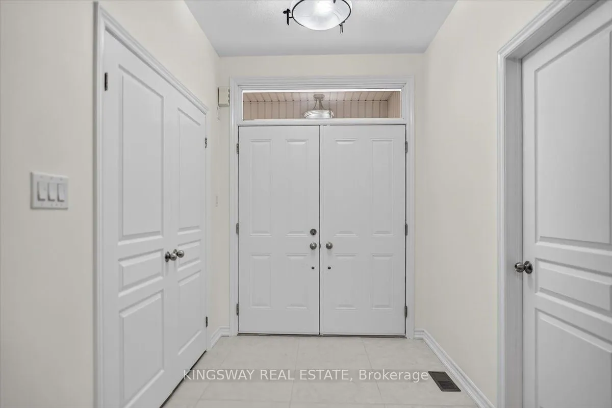 8 Monkton Circle — photo 3