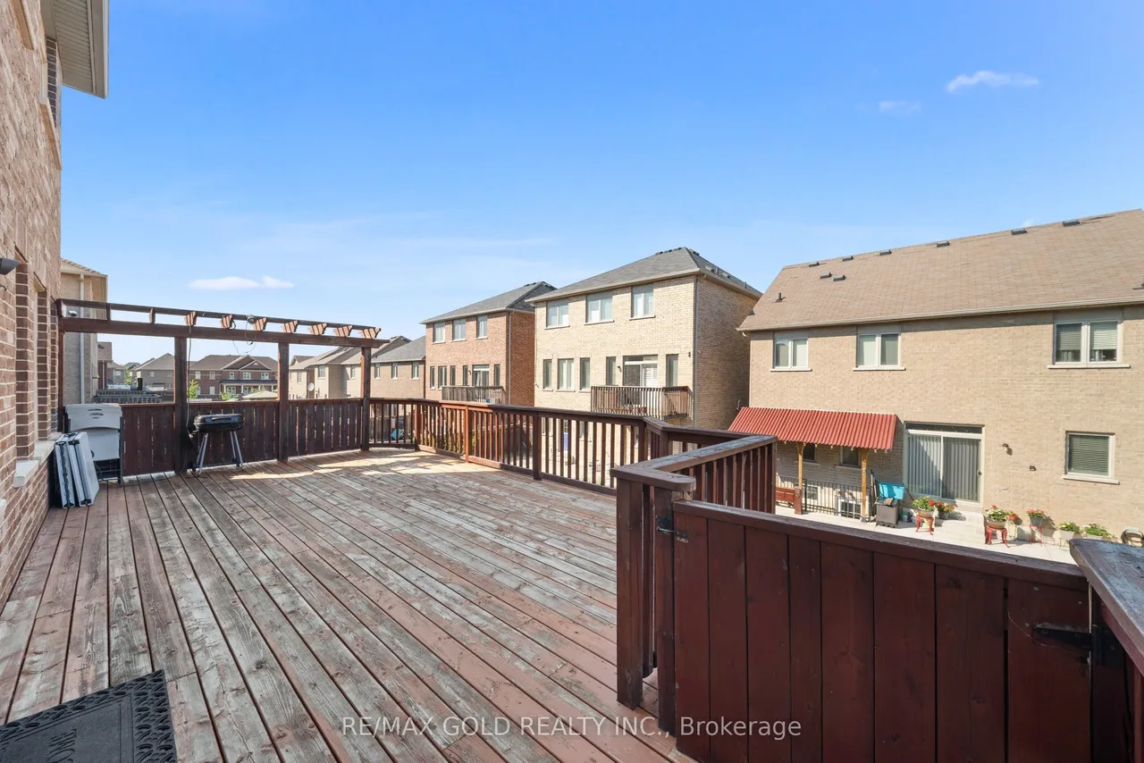 11 Clearfield Drive — photo 28