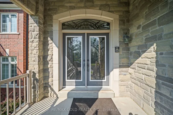 11 Clearfield Drive — photo 2