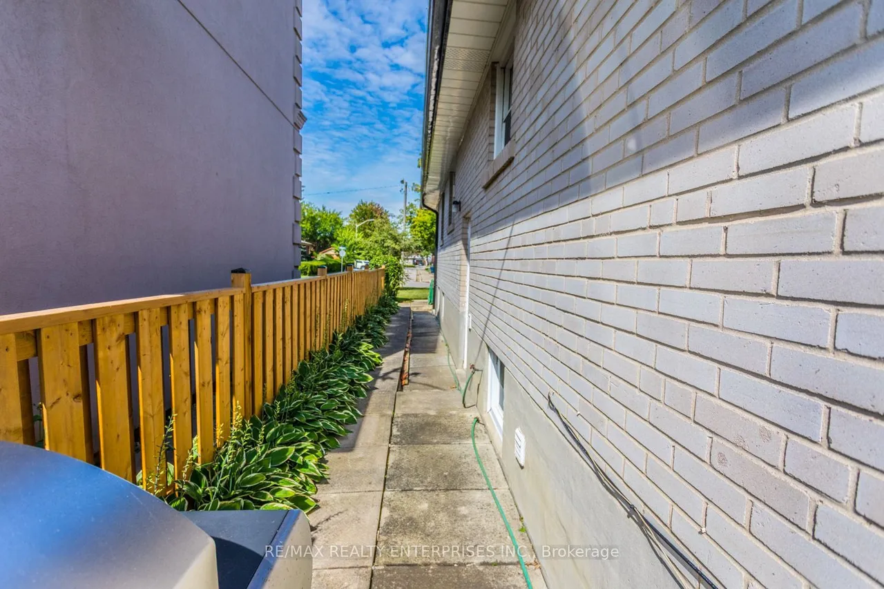 83 Carsbrooke Road — photo 28