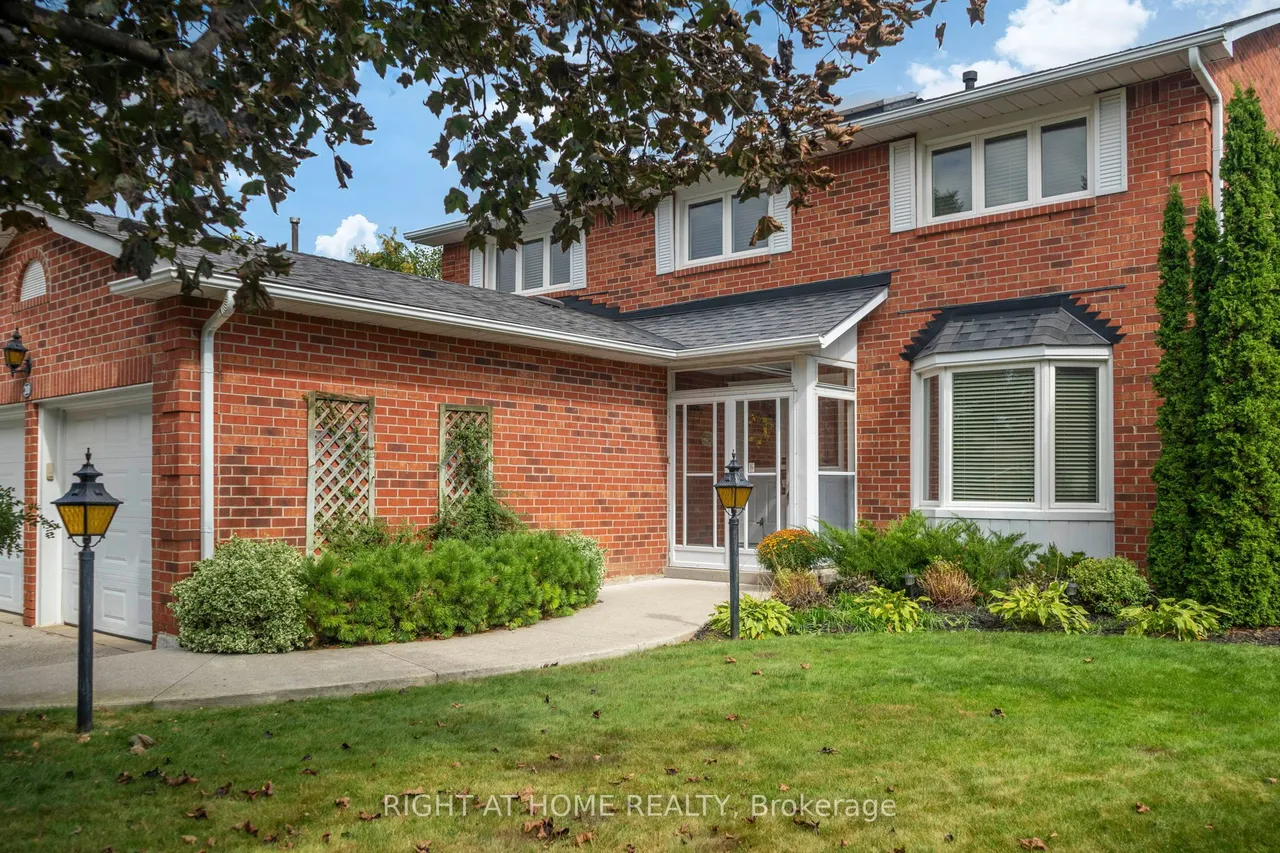 20 Mowat Court — photo 3