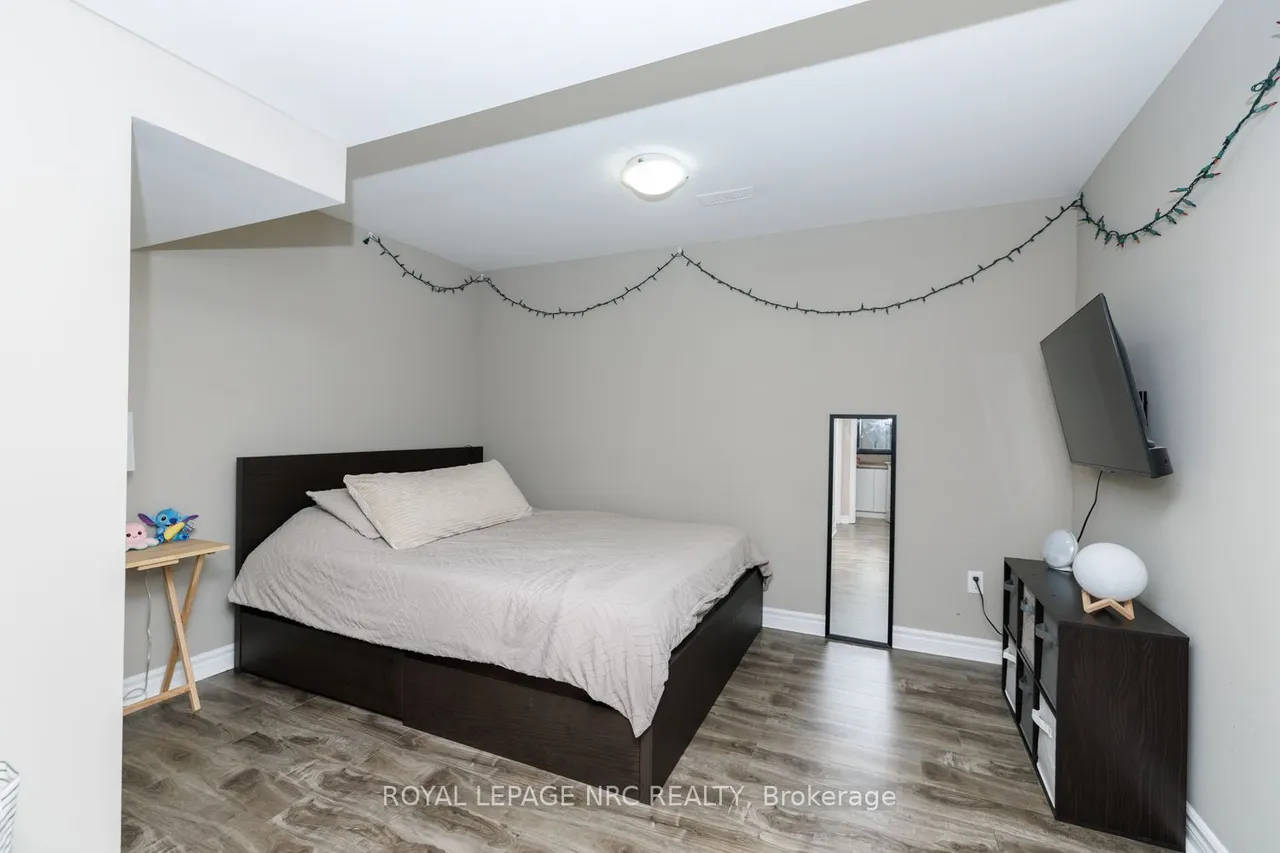 25 Maverick Crescent — photo 37
