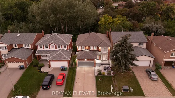 4242 Petersburg Crescent — photo 2