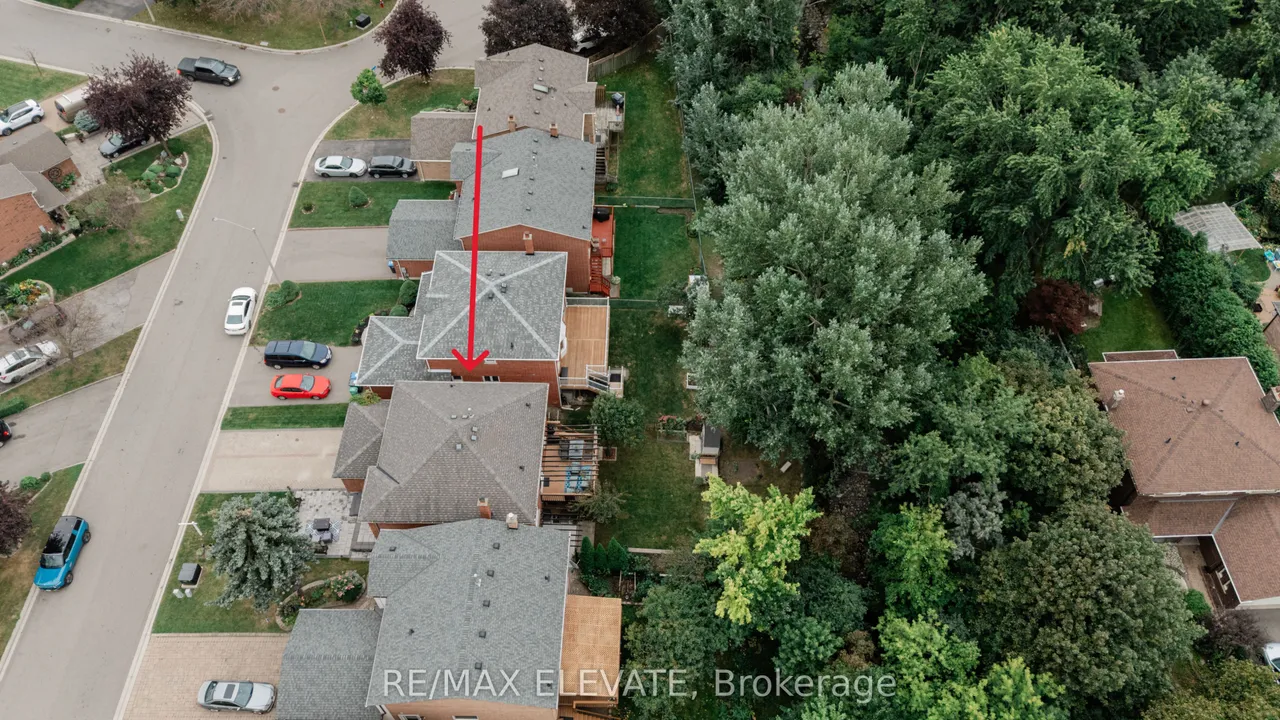 4242 Petersburg Crescent — photo 50