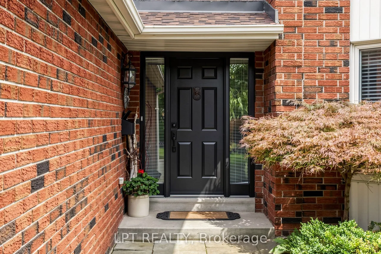 1579 Lovelady Crescent — photo 3