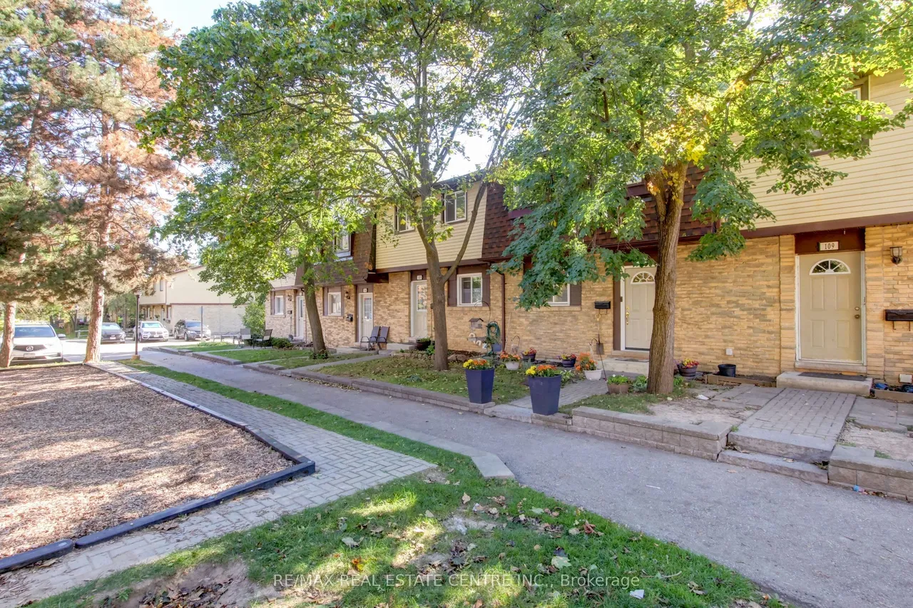 45 Hansen Road N