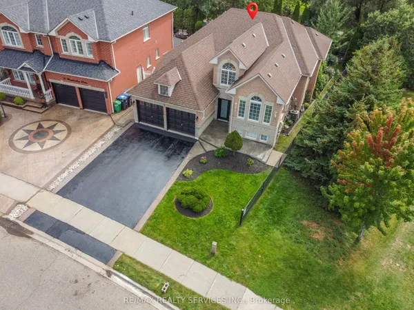 33 Woodvalley Drive
