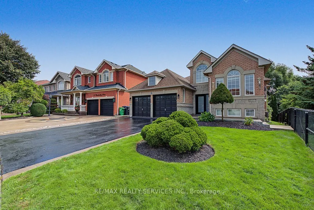 33 Woodvalley Drive — photo 2