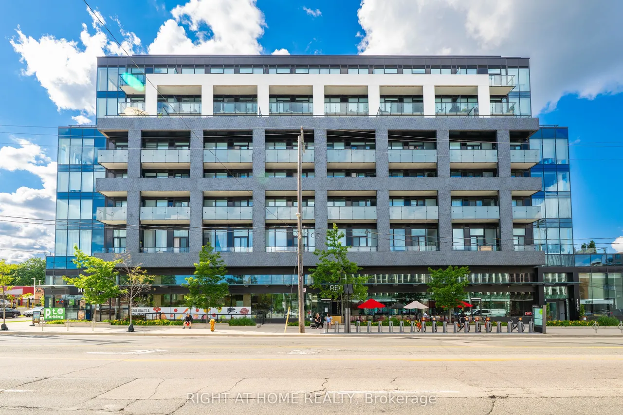 4208 Dundas Street W