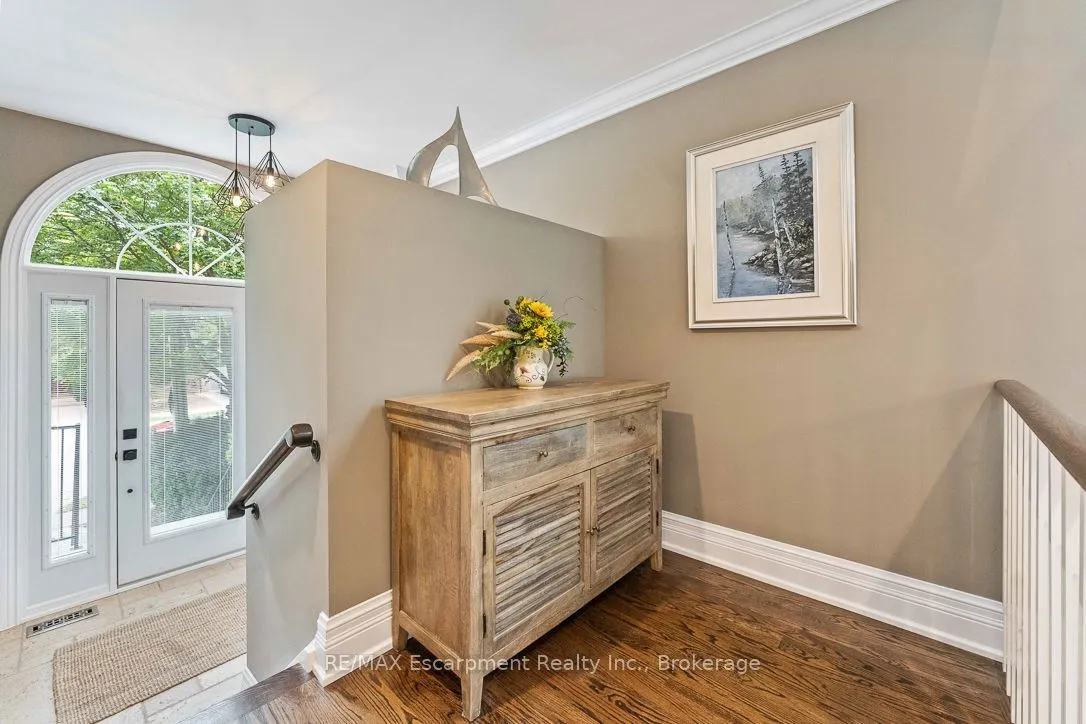 2331 Marine Drive — photo 3