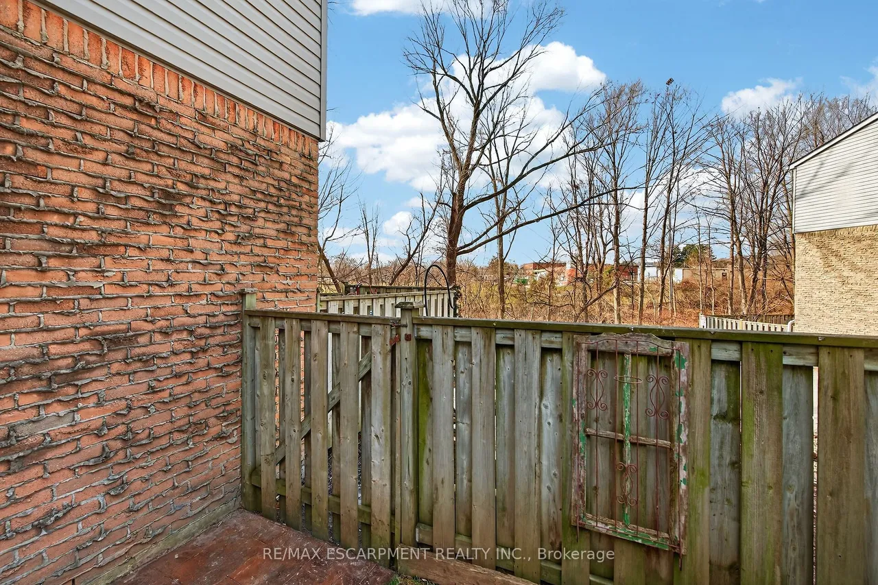 2050 Upper Middle Road — photo 44