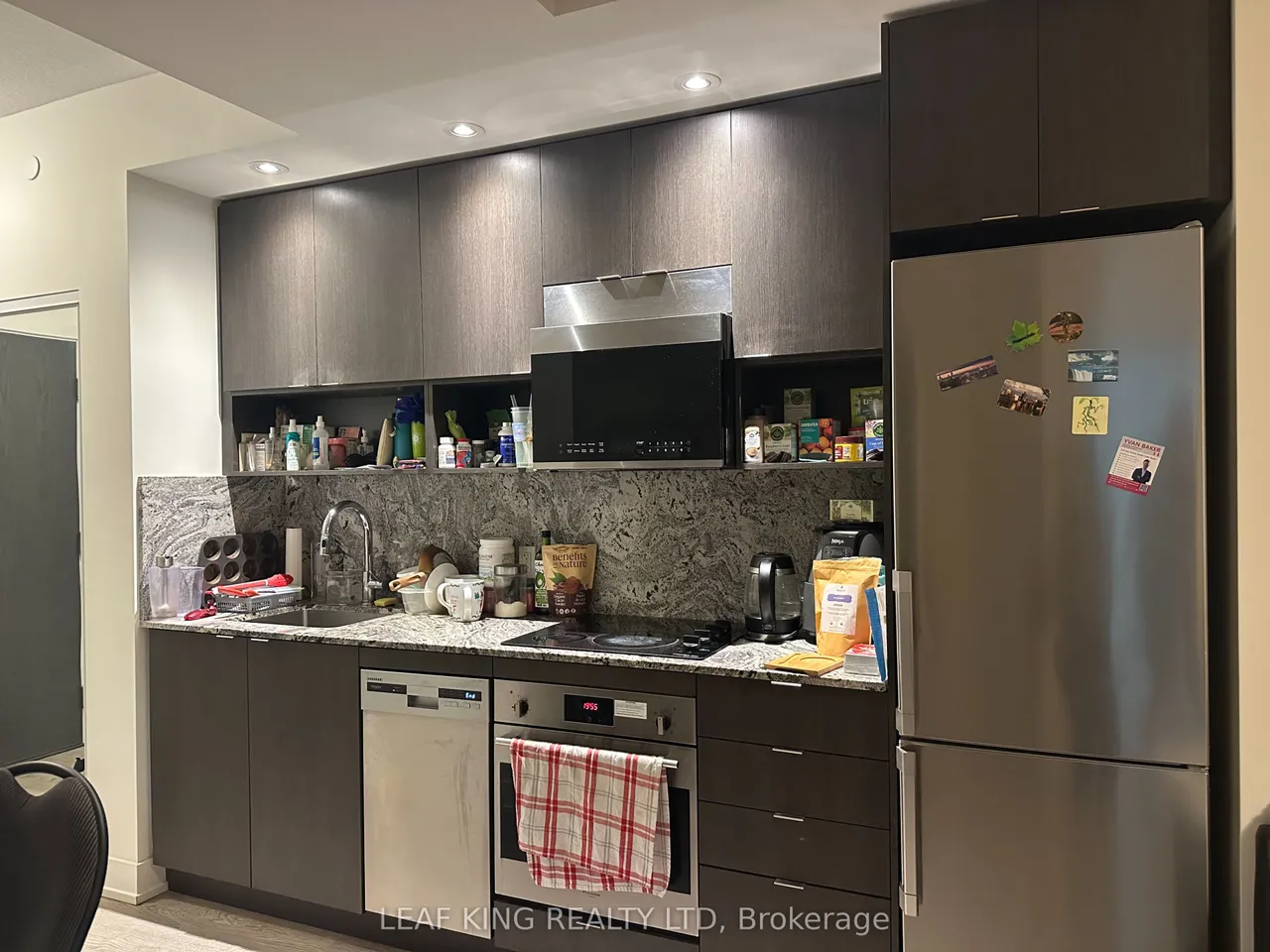 9 Mabelle Avenue — photo 3