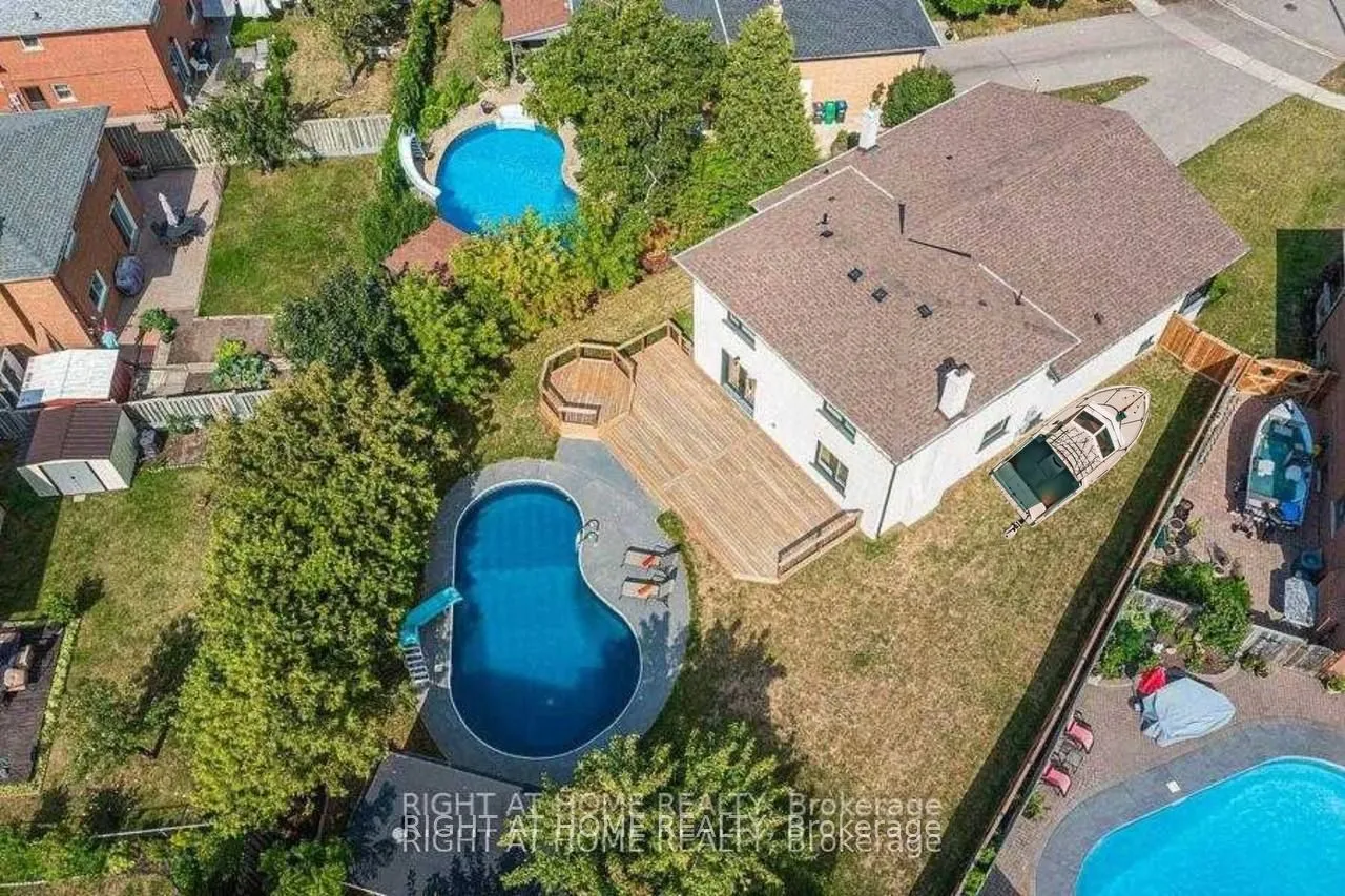 690 Hillman Crescent — photo 3