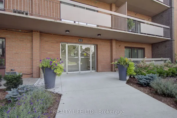 41 Lake Shore Drive — photo 2