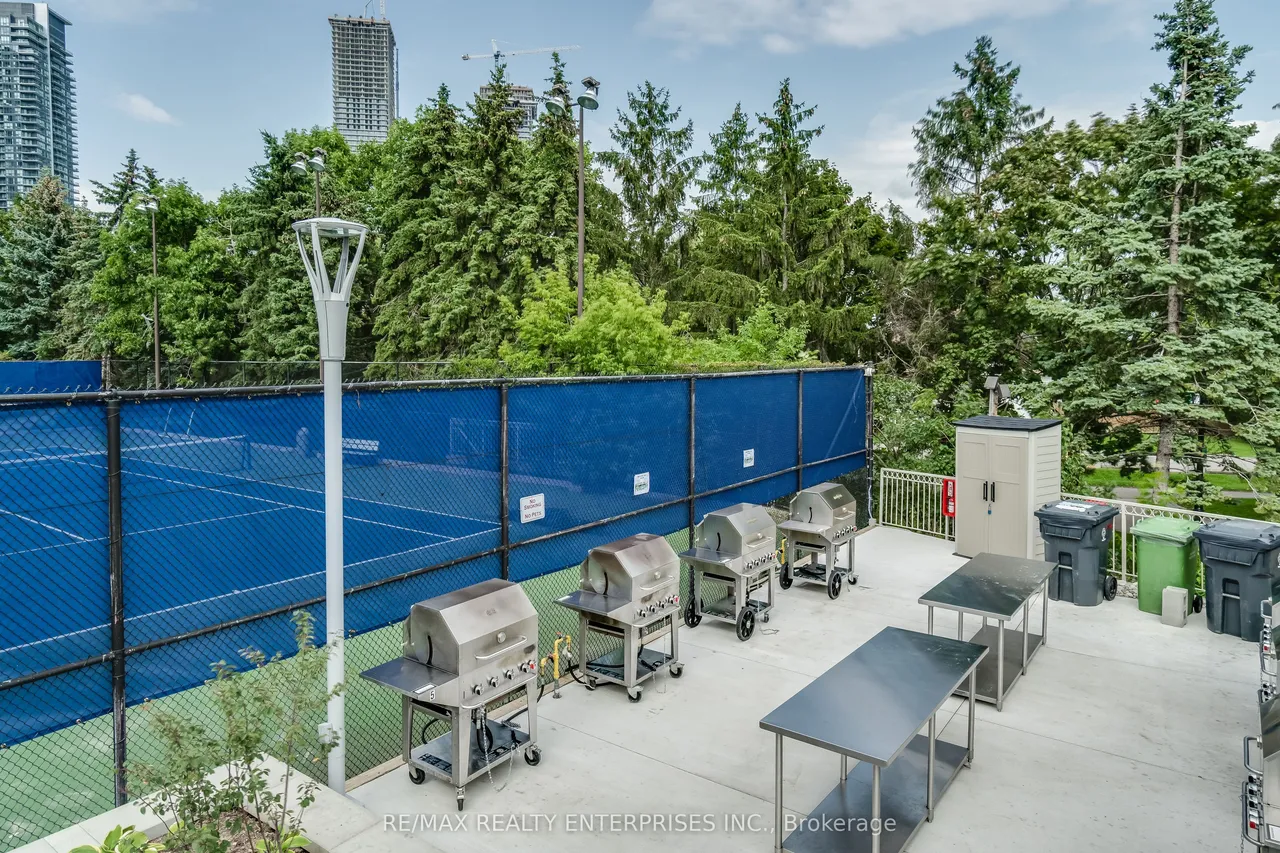2261 Lake Shore Boulevard W — photo 36