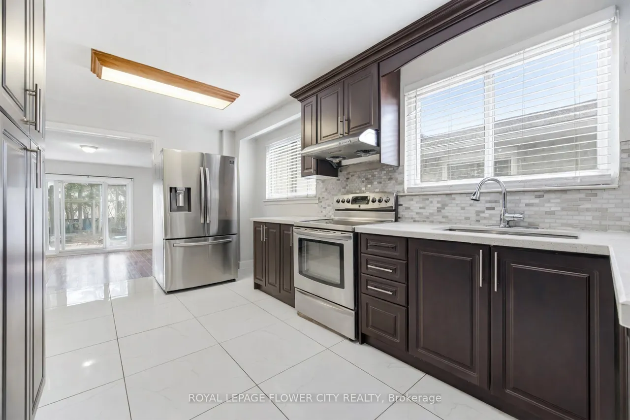 3027 Coral Drive — photo 3