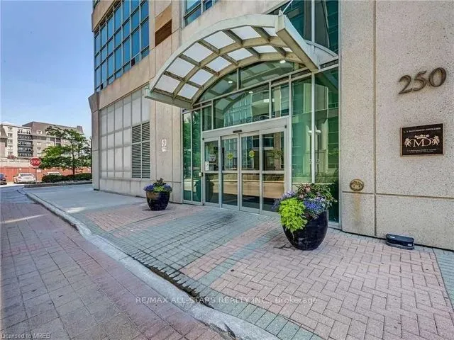 250 Manitoba Street — photo 2