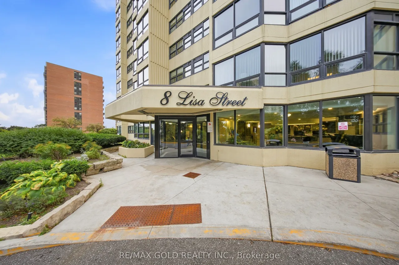 8 Lisa Street — photo 2