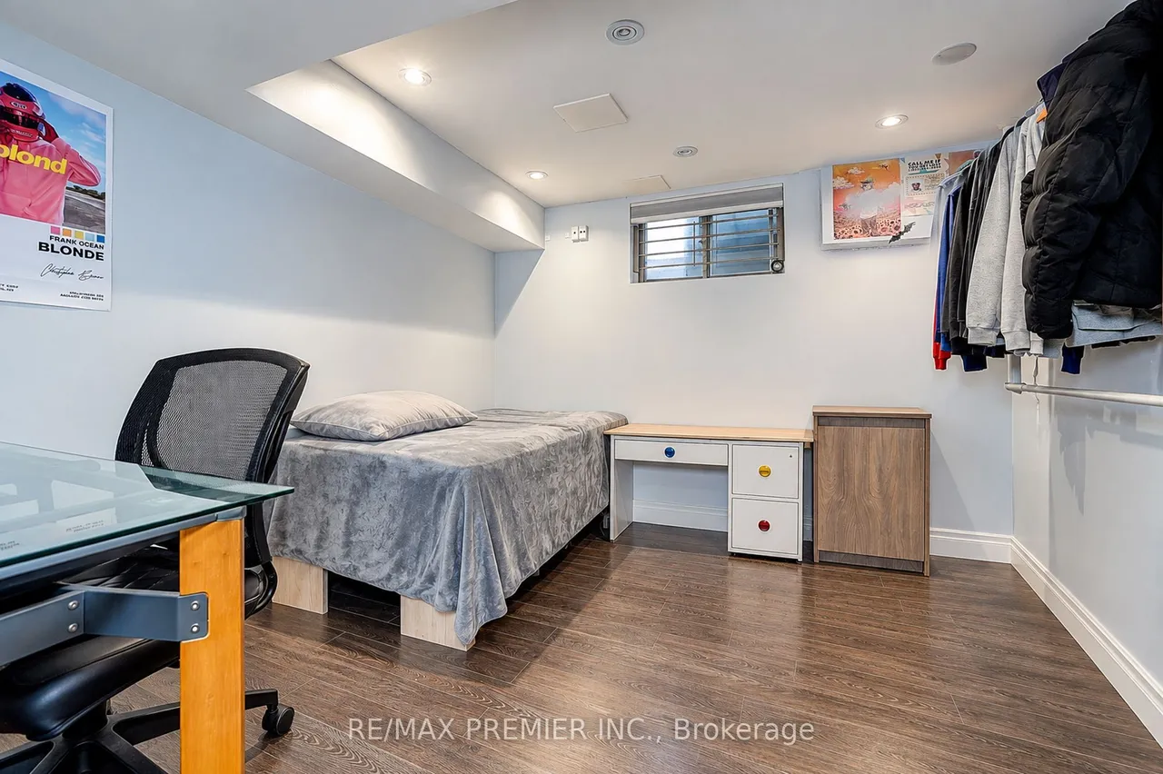 445 Selsey Drive — photo 49