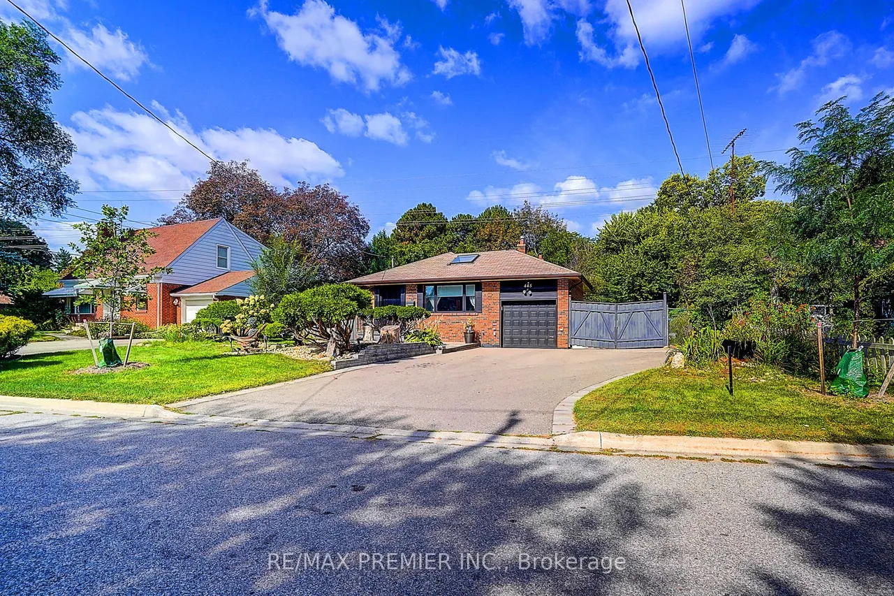 445 Selsey Drive — photo 2