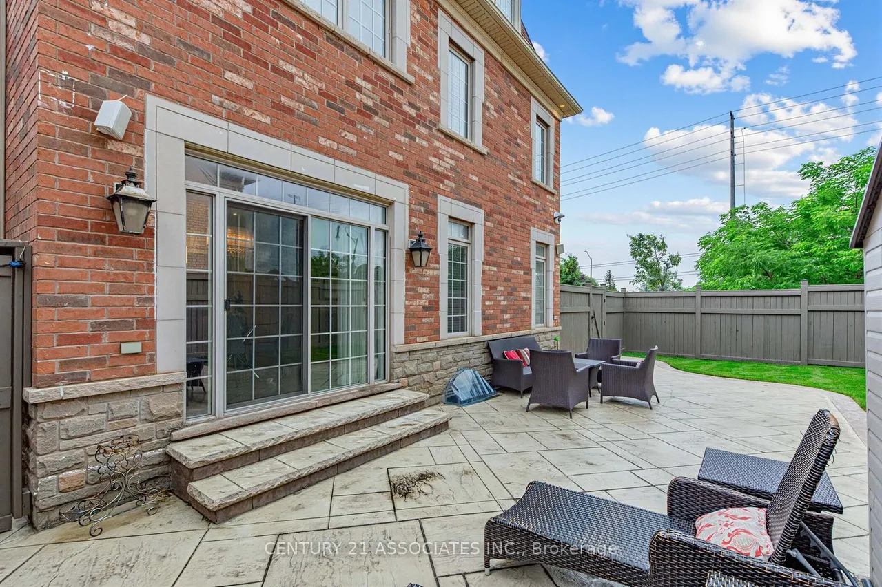 29 Black Diamond Crescent — photo 48