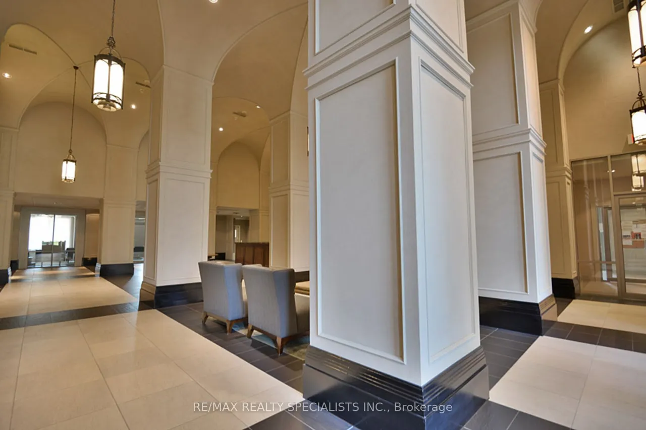 388 Prince of Wales Drive — photo 3