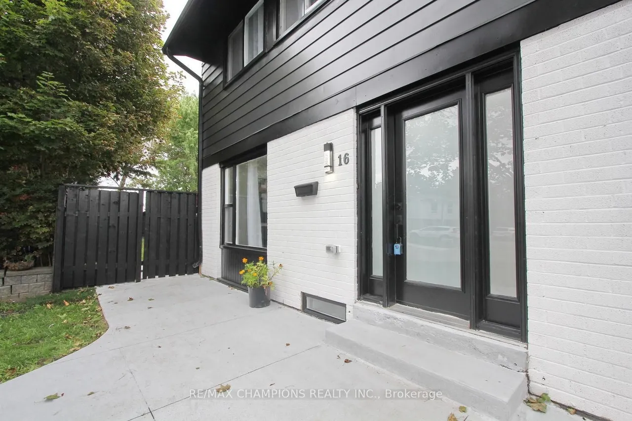16 Glencairn Square — photo 3