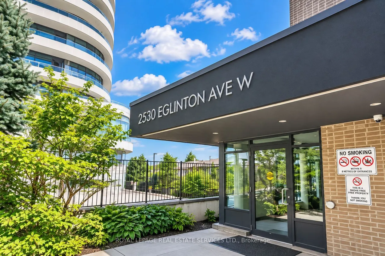 2530 Eglinton Avenue W — photo 2