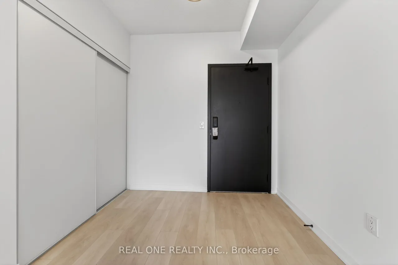 4878 Powers Common — photo 2