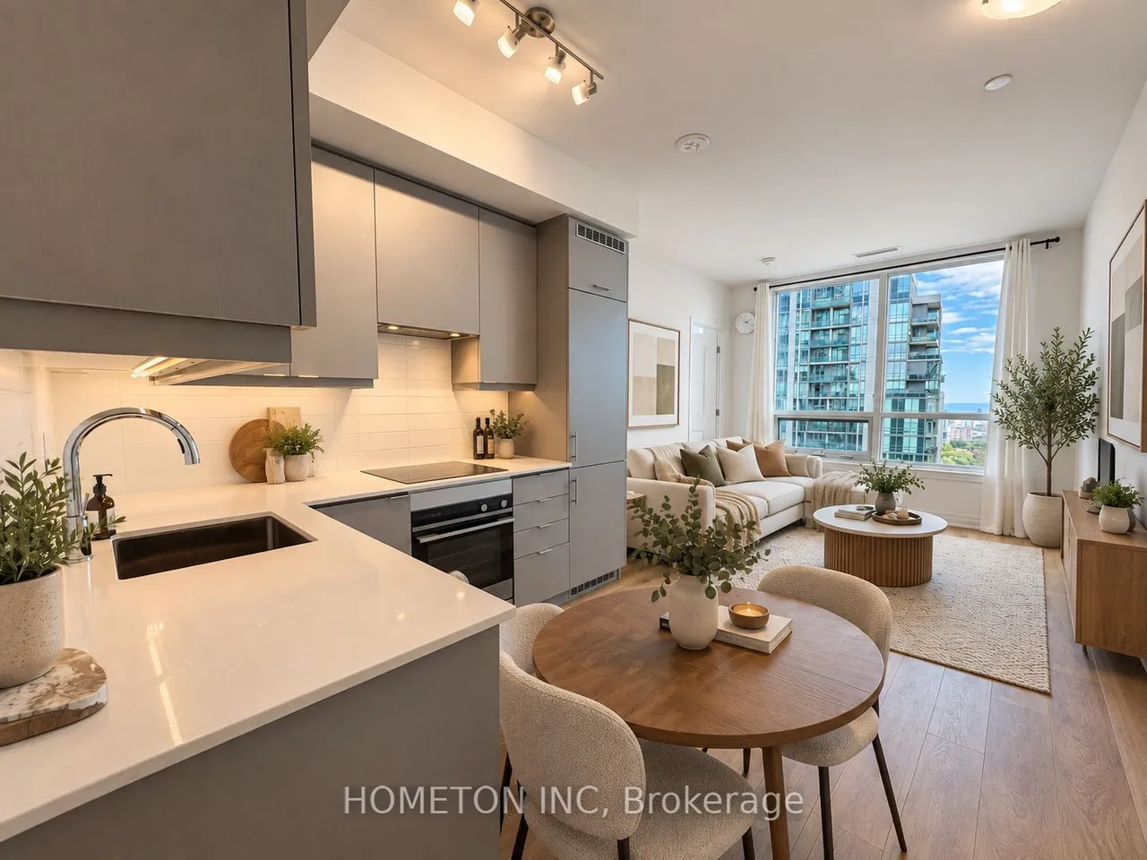 36 ELM Drive W — photo 3