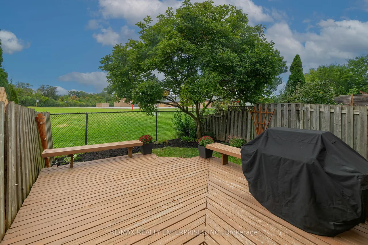 1066 Runnymead Crescent