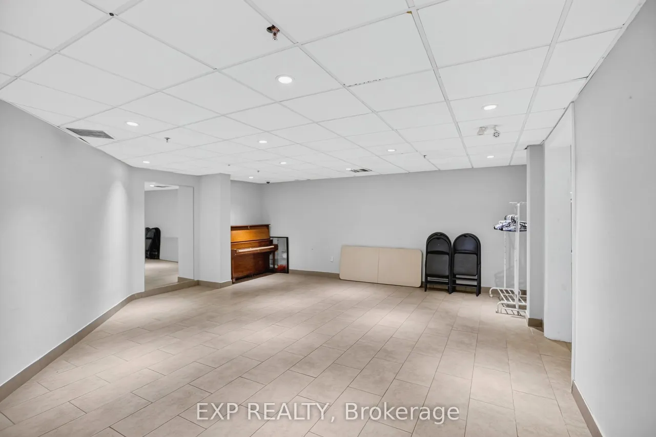 2323 Confederation Parkway — photo 44