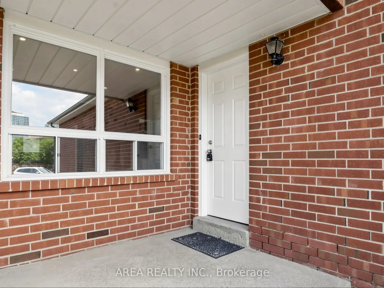 4749 Empire Crescent — photo 3
