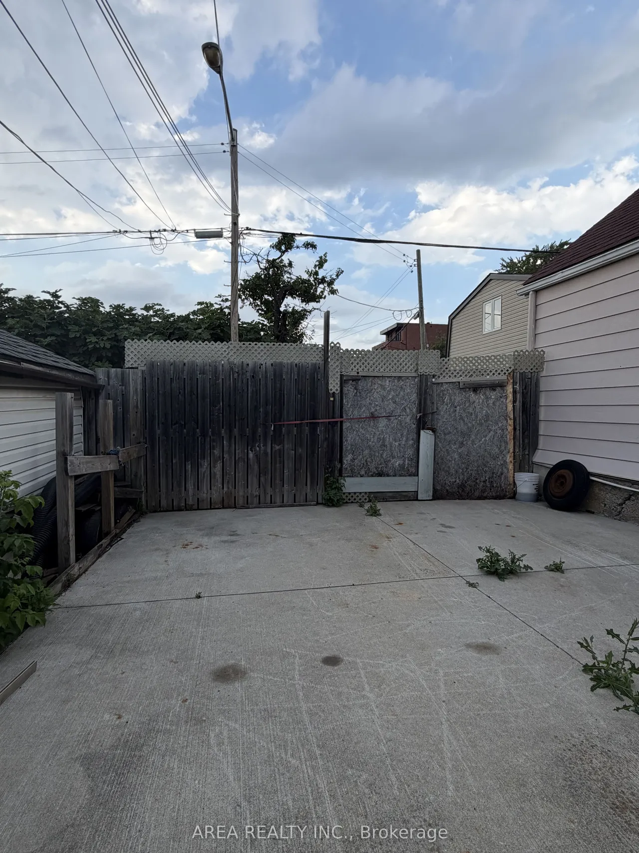 48 Corby Avenue — photo 17