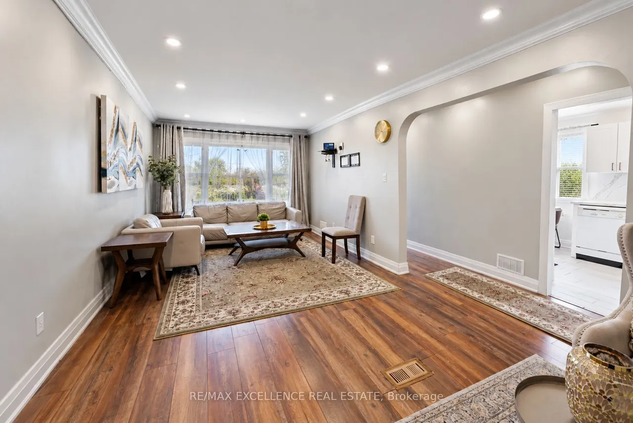 49 Barrhead Crescent — photo 2