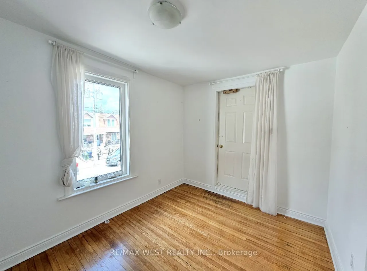 173 Lappin Avenue E — photo 3