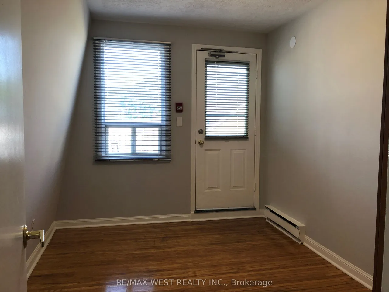 173 Lappin Avenue E — photo 2