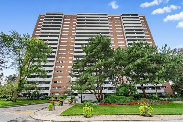 240 Scarlett Road W, Unit 413