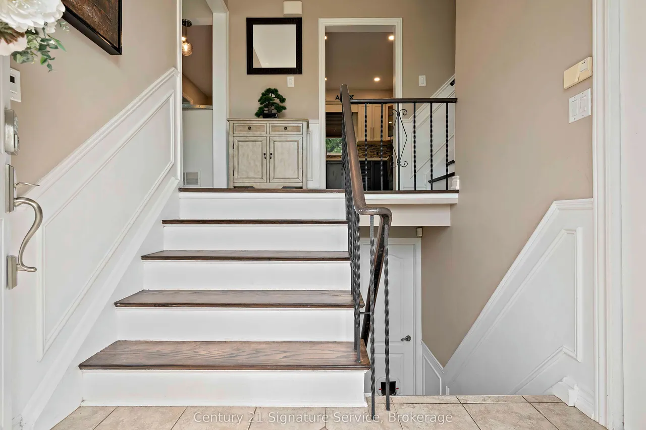 1563 Brentano Boulevard — photo 3