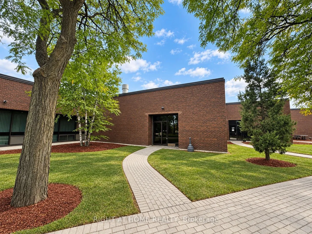 80 W GALAXY Boulevard W, Unit 18