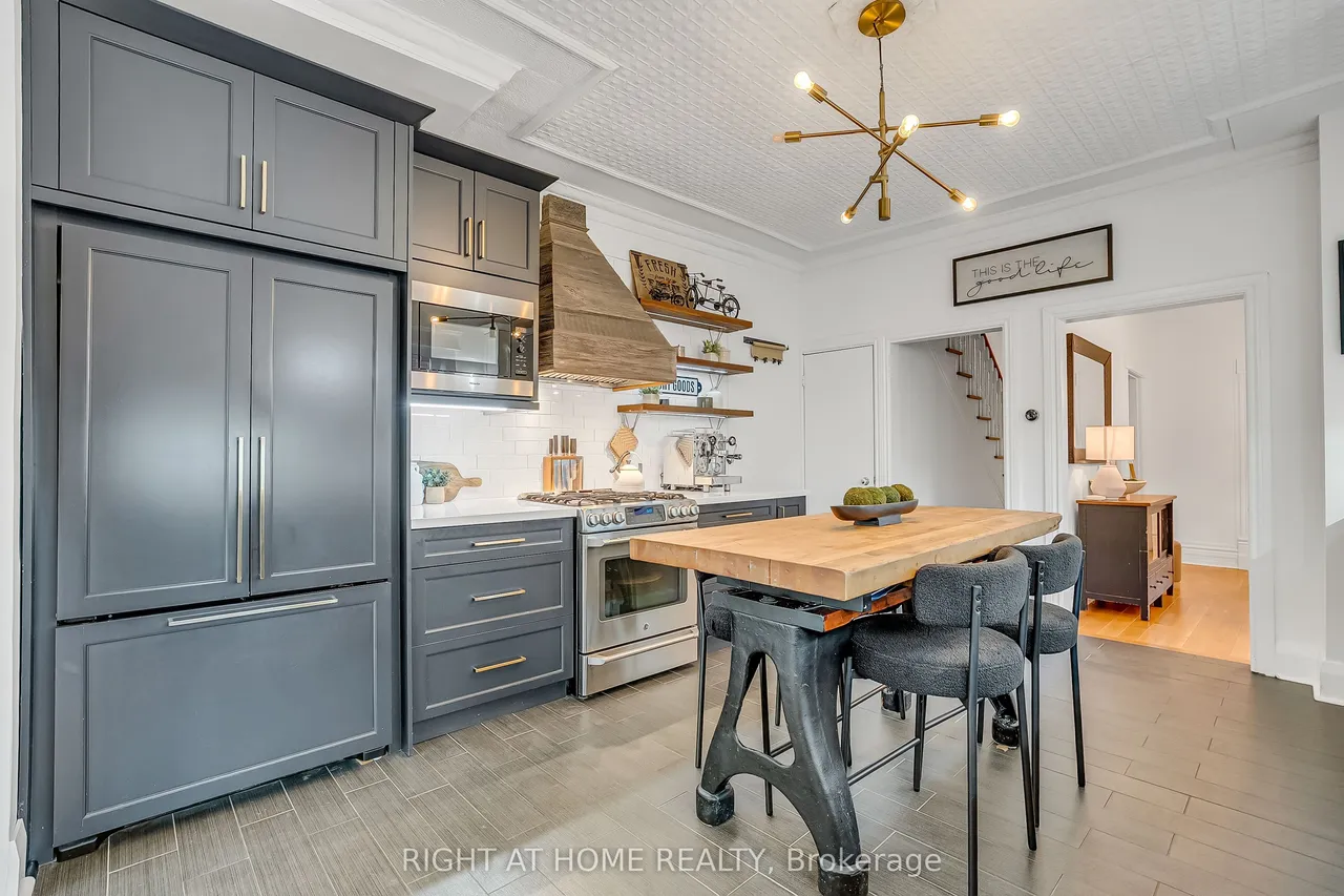 118 Lansdowne Avenue — photo 3