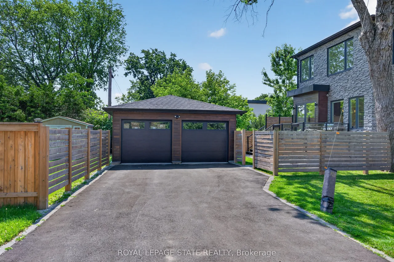 1047 Meredith Avenue — photo 3