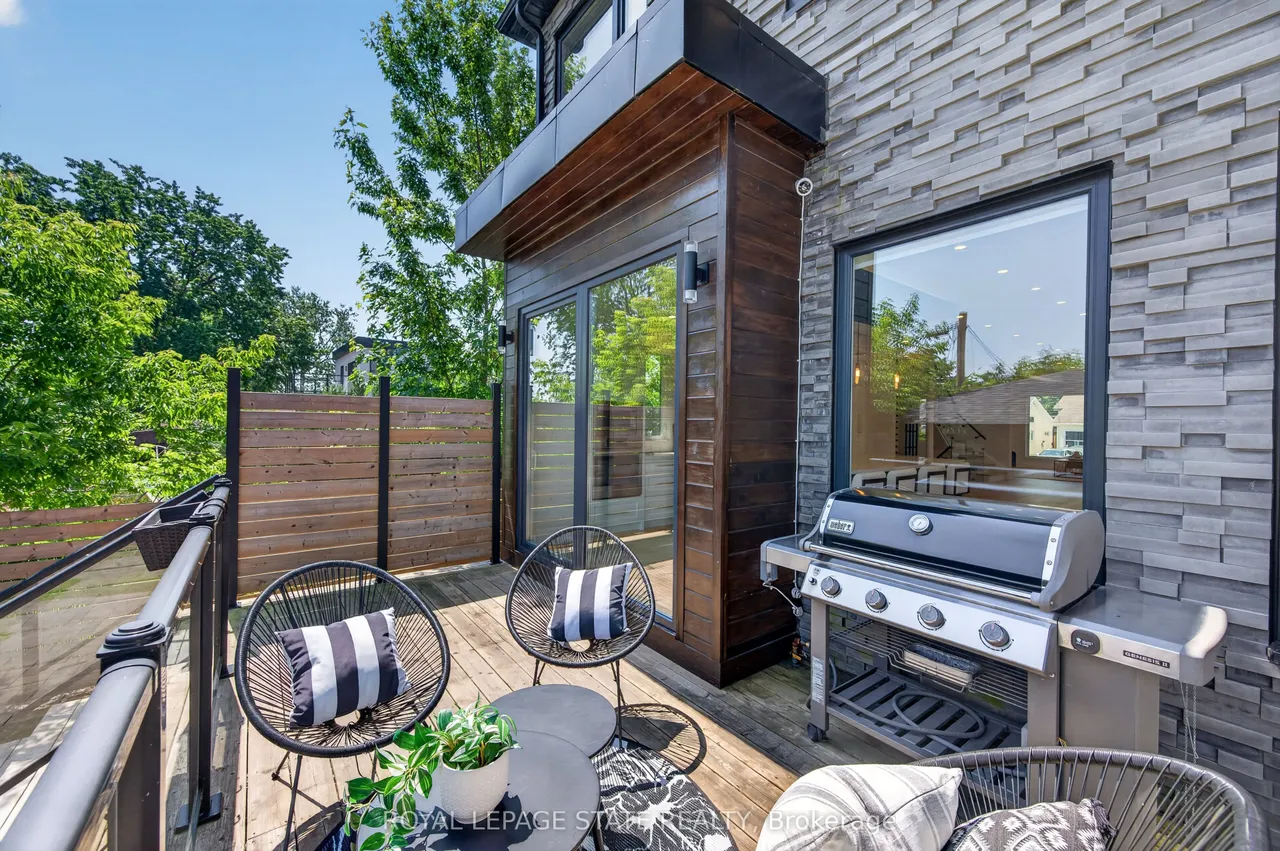 1047 Meredith Avenue — photo 50