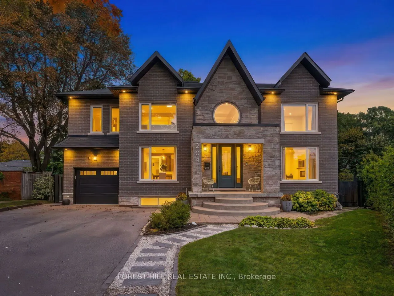 2041 Stewart Crescent — photo 3
