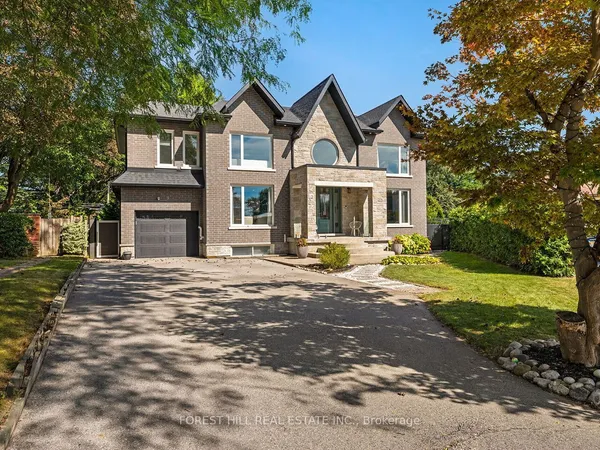 2041 Stewart Crescent
