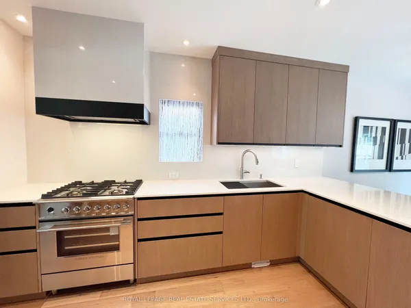 63 Eastbourne Crescent — photo 2