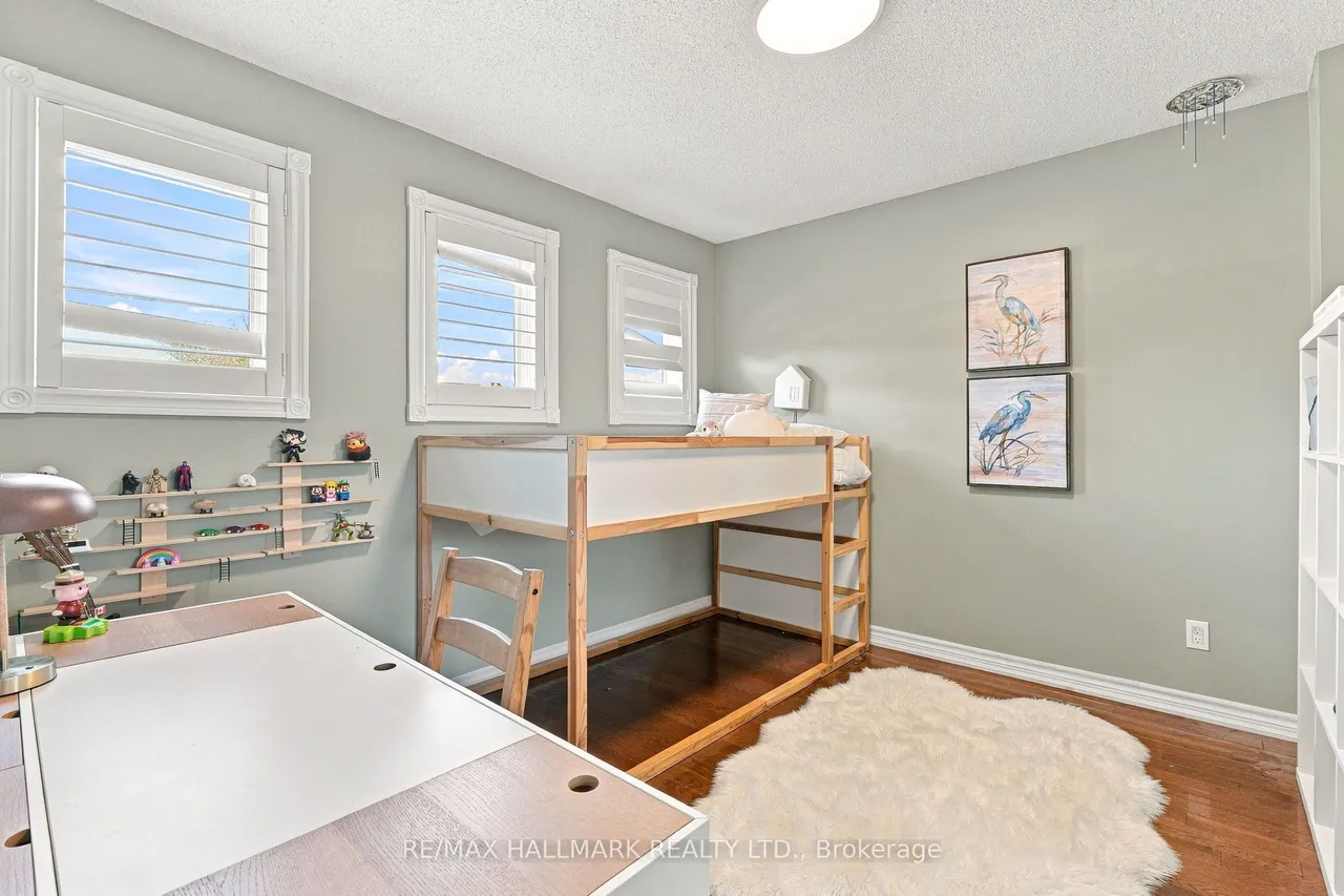 1246 Winterbourne Drive — photo 3