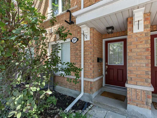 37 Birdstone Crescent — photo 2